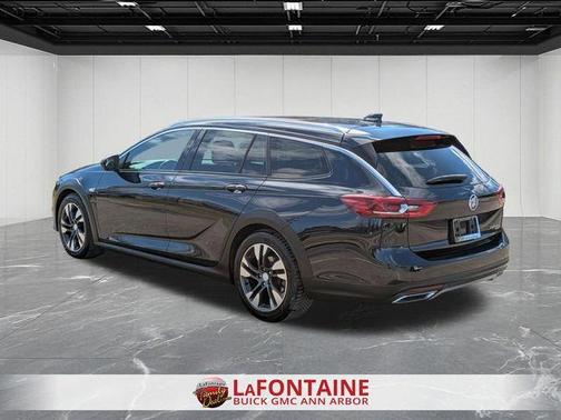 2020 Buick Regal TourX Essence