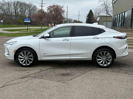 White Frost 2024 Buick Envista Avenir