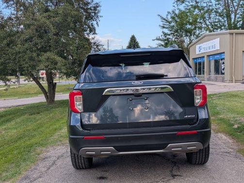 Blue Metallic 2022 Ford Explorer XLT