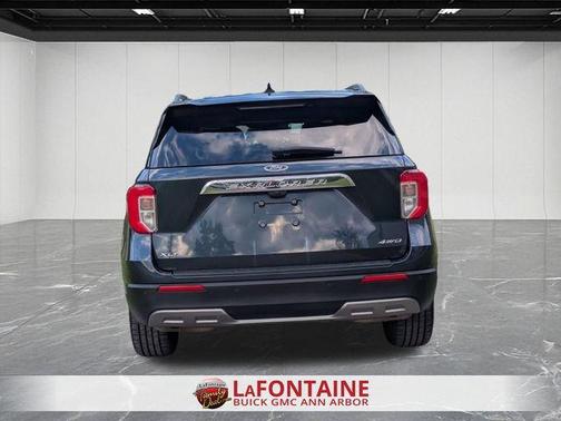 Blue Metallic 2022 Ford Explorer XLT