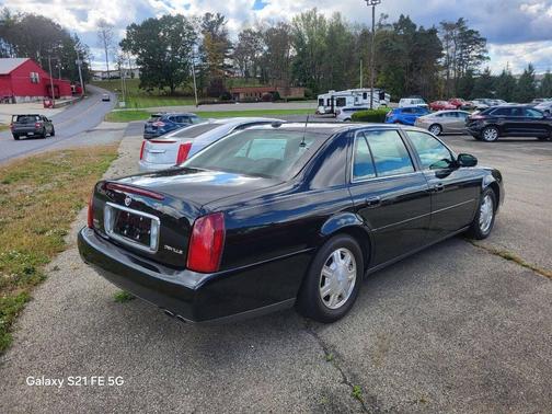 2004 Cadillac DeVille Base