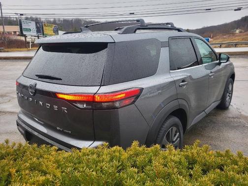 Gun Metallic 2022 Nissan Pathfinder SV