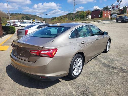2022 Chevrolet Malibu FWD LT