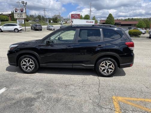 Crystal Black Silica 2019 Subaru Forester Premium