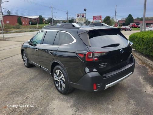 2022 Subaru Outback Touring XT