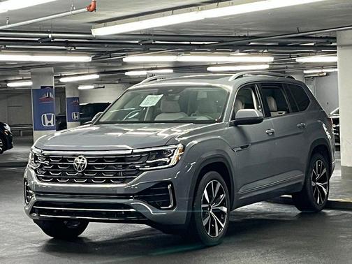 Pure Gray 2026 Volkswagen Atlas 2.0T SEL Premium R-Line 4MOTION
