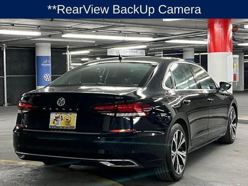 Deep Black Pearl 2021 Volkswagen Passat 2.0T SE