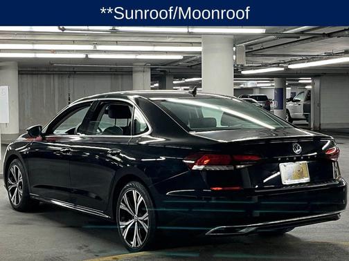 Deep Black Pearl 2021 Volkswagen Passat 2.0T SE