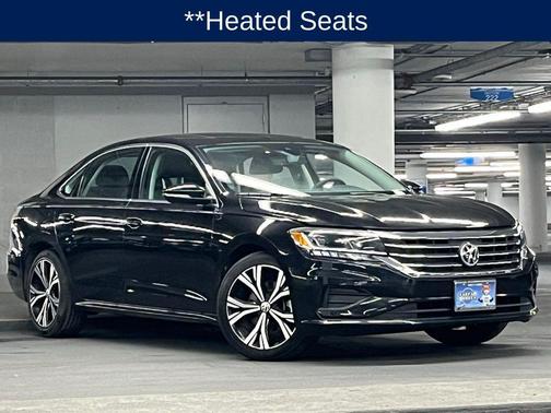 Deep Black Pearl 2021 Volkswagen Passat 2.0T SE