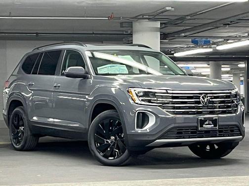 Pure Gray 2026 Volkswagen Atlas 2.0T SE w/Technology 4MOTION