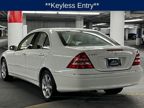 Arctic White 2007 Mercedes-Benz C-Class Luxury 4MATIC