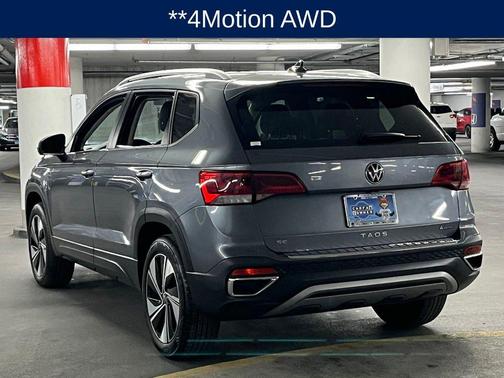 Platinum Gray Metallic 2024 Volkswagen Taos 1.5T SE