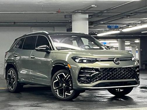 Avocado Green w/Deep Black Roof 2025 Volkswagen Tiguan 2.0T SEL R-Line 4MOTION