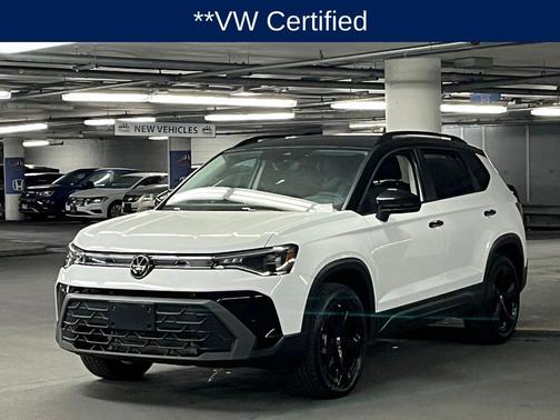 Pure White w/Deep Black Roof 2025 Volkswagen Taos 1.5T SE Black