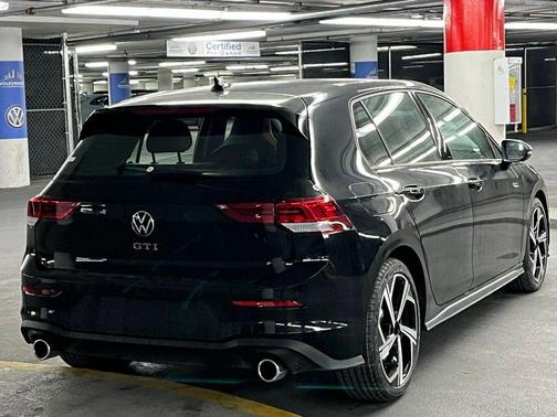 2026 Volkswagen Golf GTI 2.0T SE DSG