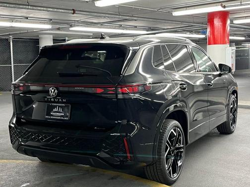 2025 Volkswagen Tiguan 2.0T SEL R-Line 4MOTION