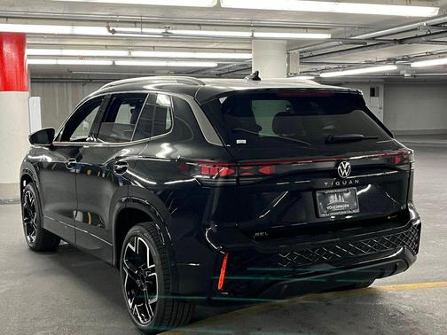 2025 Volkswagen Tiguan 2.0T SEL R-Line 4MOTION