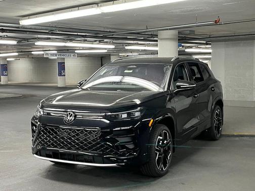 2025 Volkswagen Tiguan 2.0T SEL R-Line 4MOTION