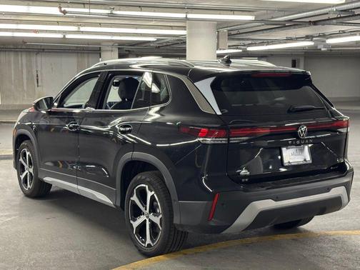 2025 Volkswagen Tiguan 2.0T SE 4MOTION