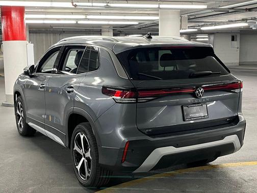 2025 Volkswagen Tiguan 2.0T SE 4MOTION
