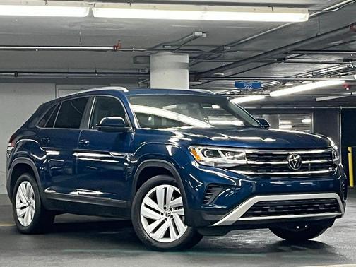 Blue Metallic 2023 Volkswagen Atlas Cross Sport 2.0T SE w/Technology 4MOTION