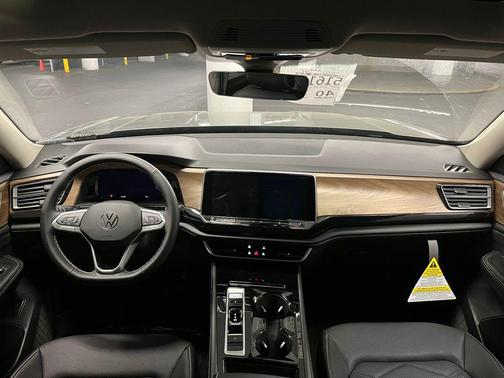 2026 Volkswagen Atlas 2.0T SE w/Technology 4MOTION