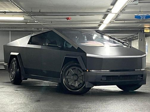 Ultra-Hard Stainless Steel 2025 Tesla Cybertruck All-Wheel Drive