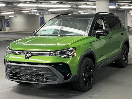 2025 Volkswagen Taos 1.5T SE Black