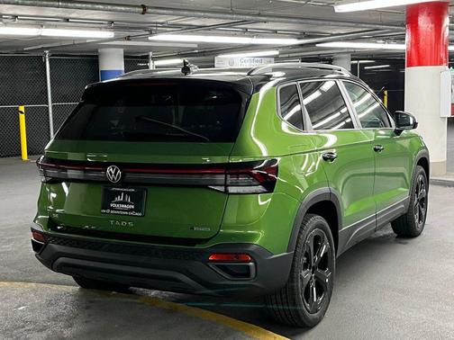2025 Volkswagen Taos 1.5T SE Black