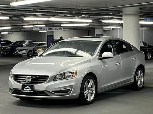 Bright Silver Metallic 2014 Volvo S60 T5