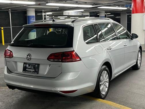 2016 Volkswagen Golf SportWagen TSI S 4-Door