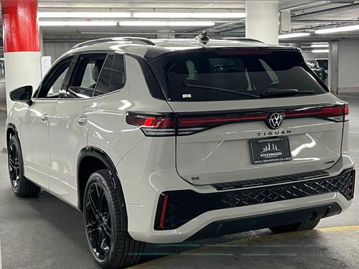 2026 Volkswagen Tiguan 2.0T SEL R-Line 4MOTION
