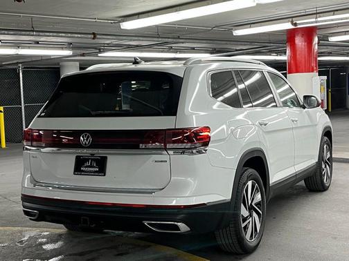 opal white pearl 2026 Volkswagen Atlas 2.0T SEL