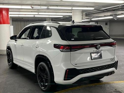 2025 Volkswagen Tiguan 2.0T SE R-Line Black 4MOTION