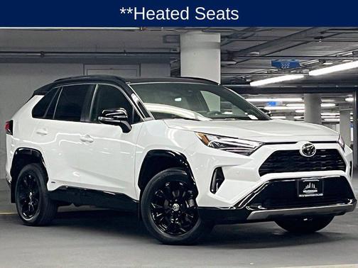 Wind Chill Pearl/Midnight Black Metallic 2025 Toyota RAV4 Hybrid SE