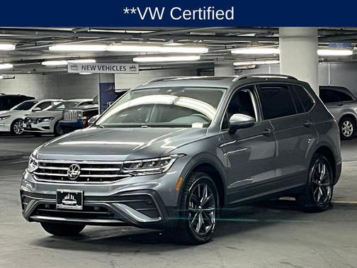 Platinum Gray Metallic 2023 Volkswagen Tiguan 2.0T SE