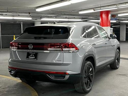 2025 Volkswagen Atlas Cross Sport 2.0T SE w/Technology 4MOTION
