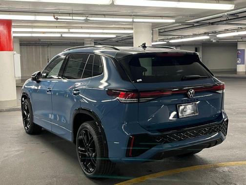 2025 Volkswagen Tiguan 2.0T SE R-Line Black 4MOTION