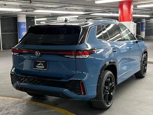 2025 Volkswagen Tiguan 2.0T SE R-Line Black 4MOTION
