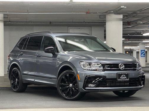 Platinum Gray Metallic 2021 Volkswagen Tiguan 2.0T SE 4MOTION