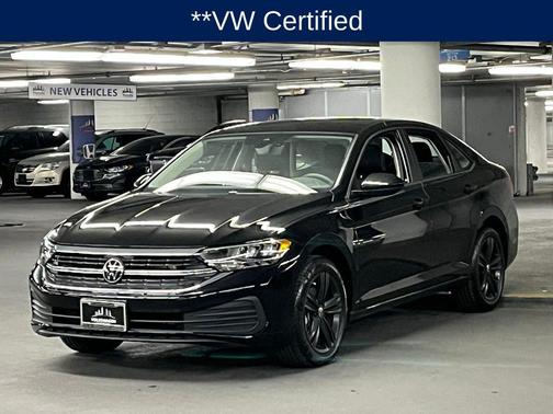 Deep Black 2024 Volkswagen Jetta 1.5T SE
