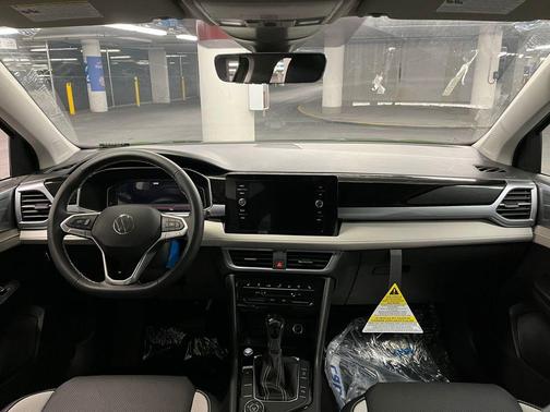 2026 Volkswagen Taos SEL