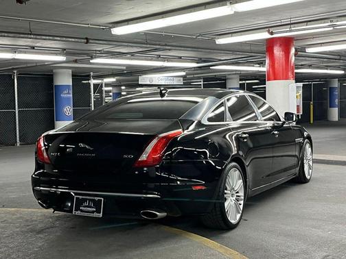 Black Berry 2016 Jaguar XJ XJL Supercharged