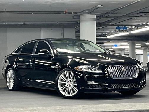 Black Berry 2016 Jaguar XJ XJL Supercharged
