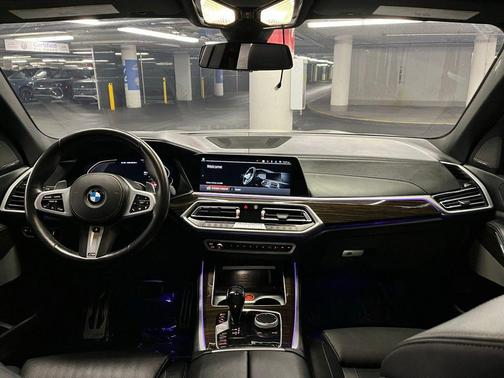 2020 BMW X5 M50i