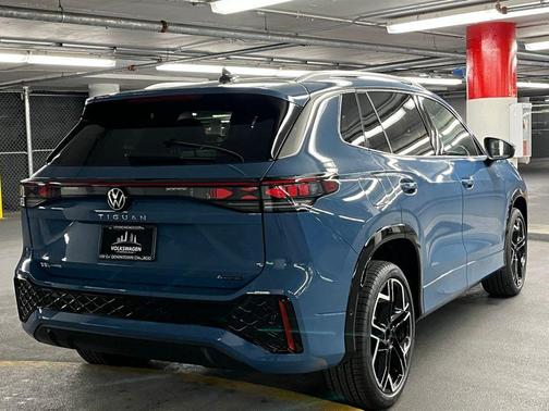 2026 Volkswagen Tiguan 2.0T SEL R-Line 4MOTION