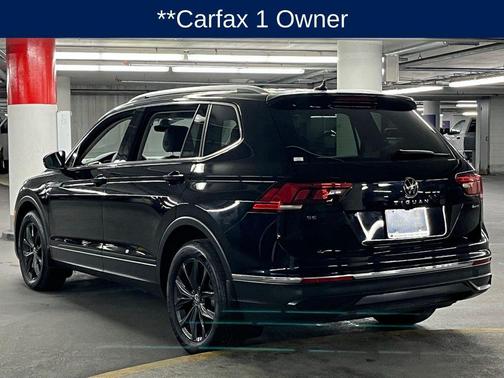 Deep Black 2024 Volkswagen Tiguan 2.0T SE 4MOTION