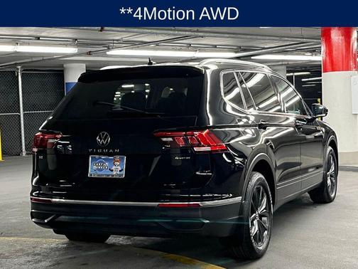 Deep Black 2024 Volkswagen Tiguan 2.0T SE 4MOTION