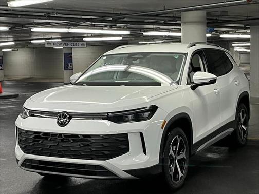 2025 Volkswagen Tiguan 2.0T SE 4MOTION