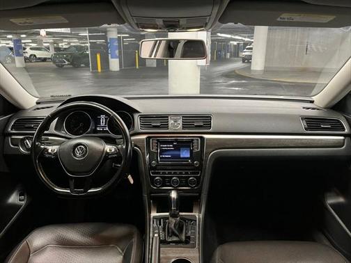 2016 Volkswagen Passat 1.8T SE